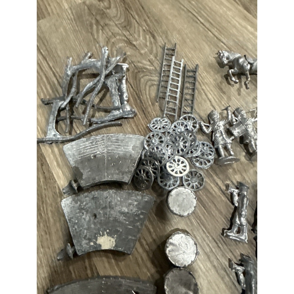 VTG Barclay Manoil Soldier Military Horses And other Figures Lead Unpainted - Picture 2 of 16